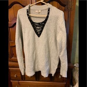 Entro Solid Knit V-Neck Sweater